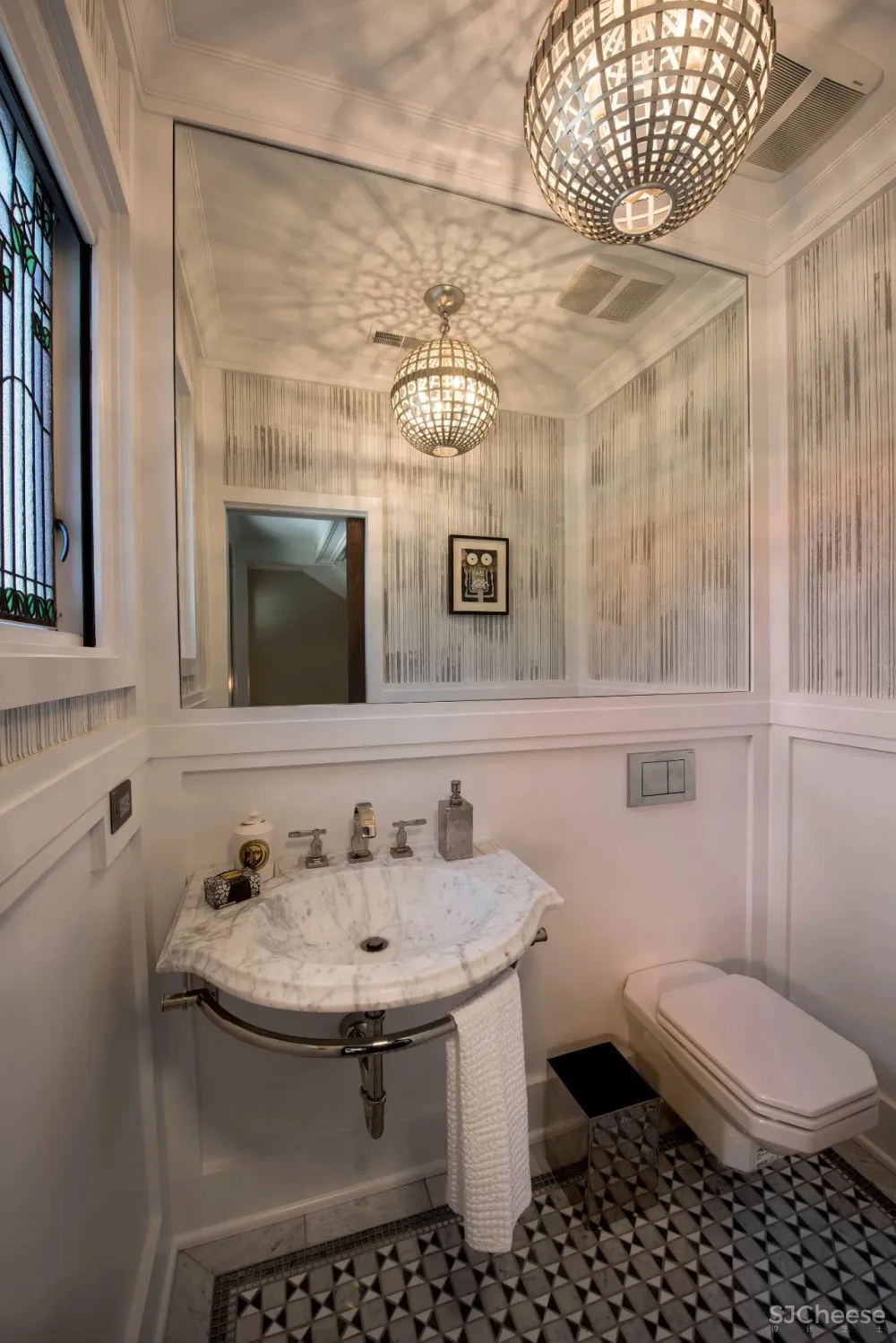 Donna Mondi 色彩视觉 与众不同