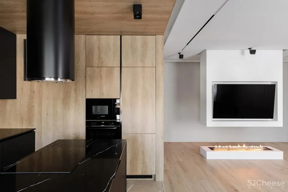 原木+高级黑,客厅电视墙这样设计太巧妙了