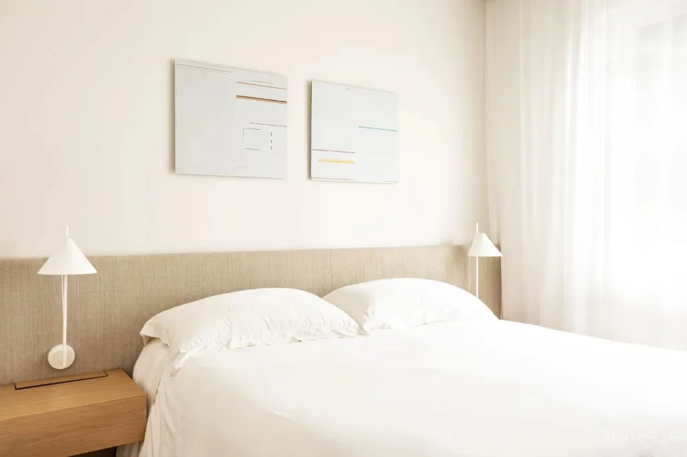 APARTAMENTO LEBLON IN RIO DE JANEIRO BY FELIPE HESS.