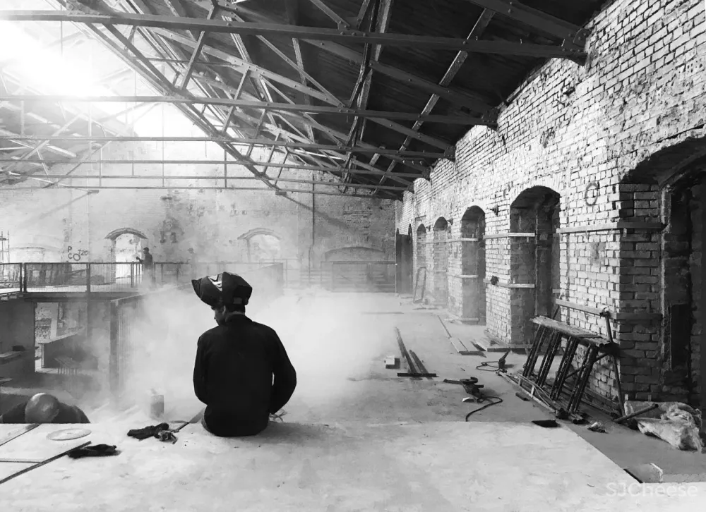 一个18世纪的军火库改造成基辅一个繁华的食品市场