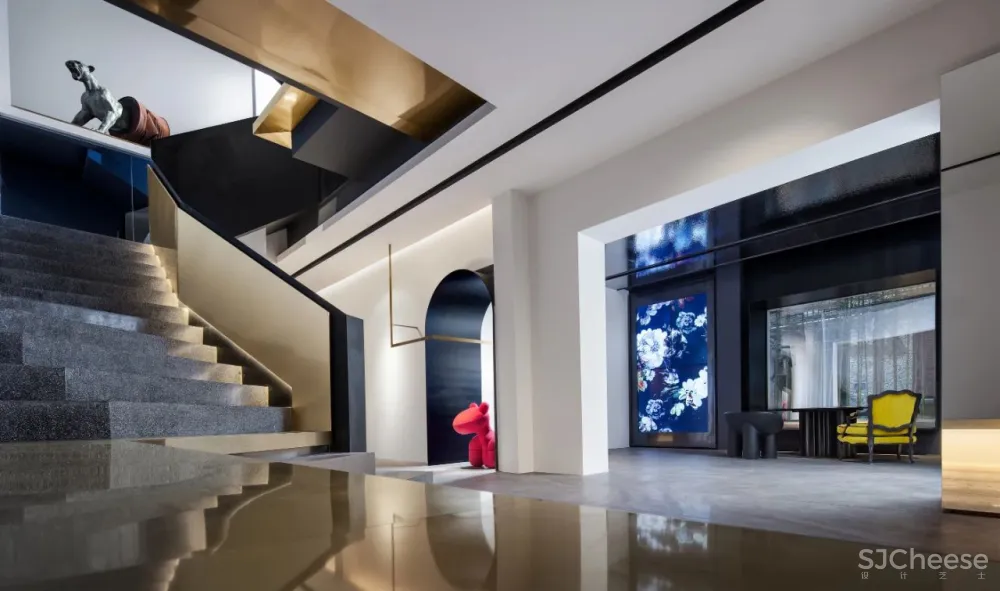 【2019年鉴榜办公作品】FW.GID 办公室 曾建龙