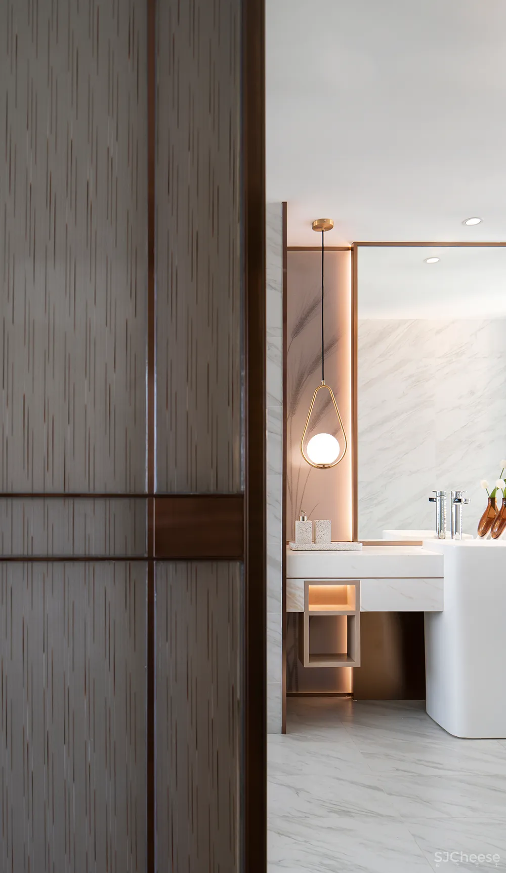 248m² 顶层复式，演绎温润质朴的生活美学