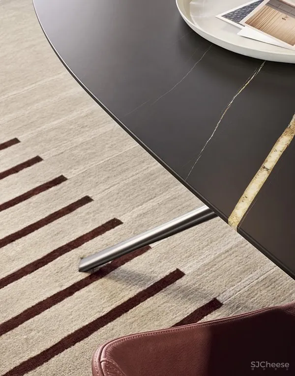 Poliform 在一所隐奢住宅内展开了大胆的试探