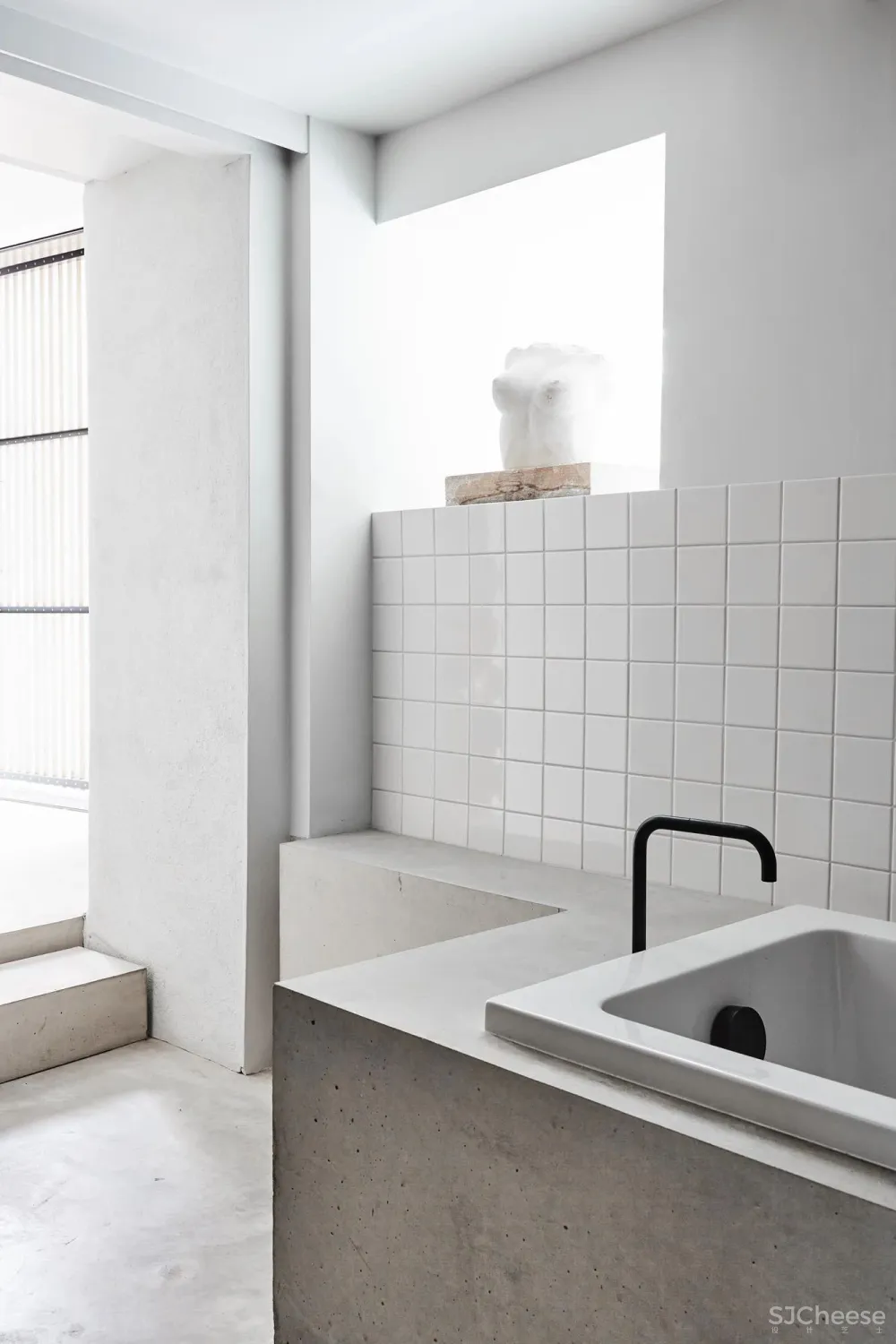 一个百年历史的磨坊，千年历史的遗址：这部电影捕捉了一个永恒的转变