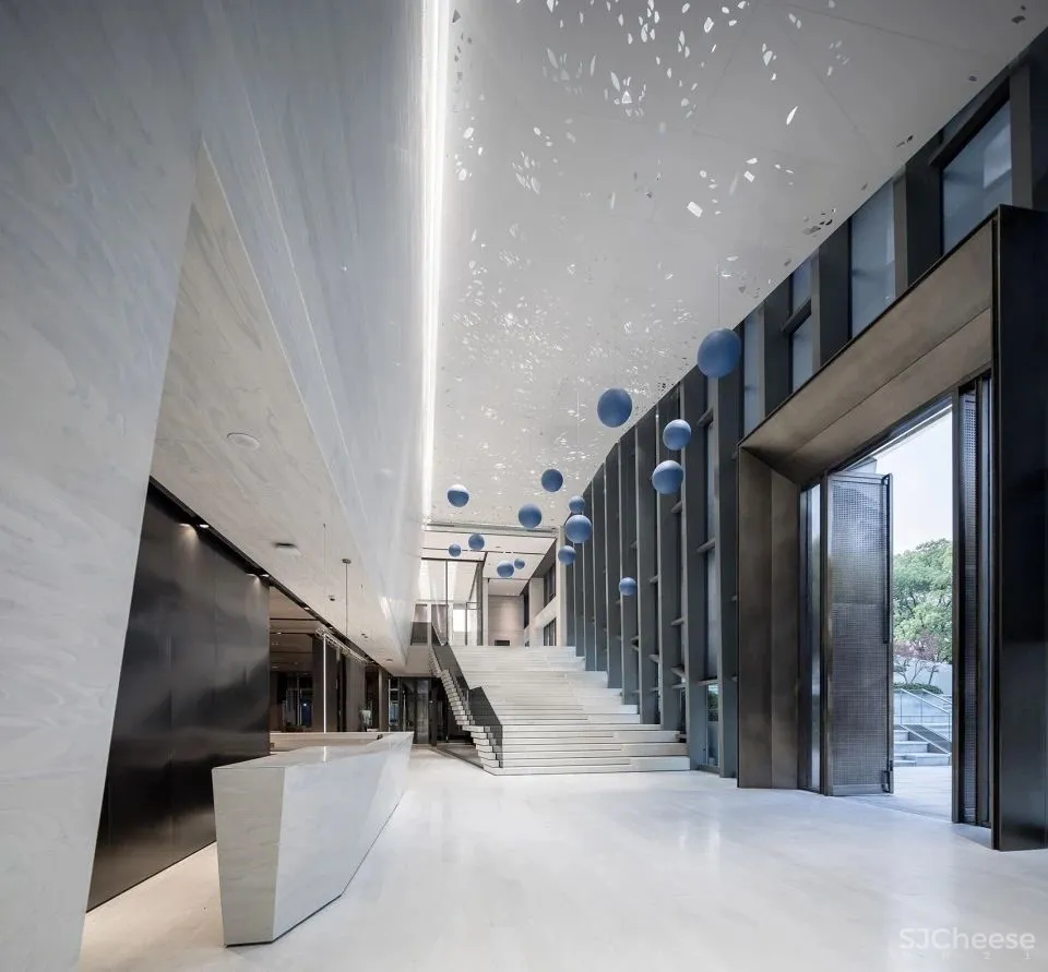 苏州金融商务广场展示中心：建构和隐喻当代太湖石 日清设计