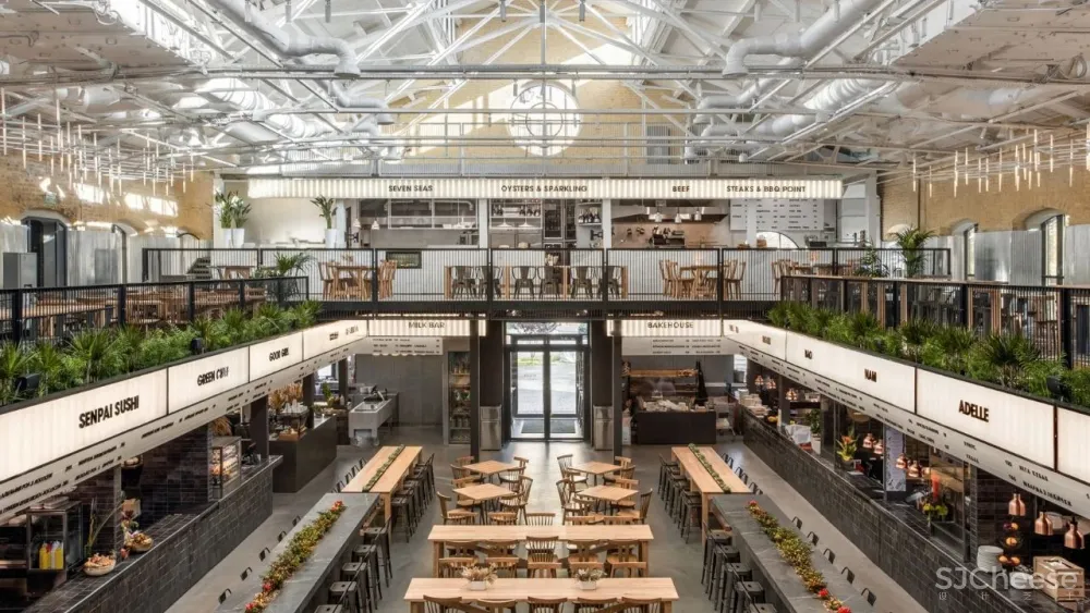 一个18世纪的军火库改造成基辅一个繁华的食品市场