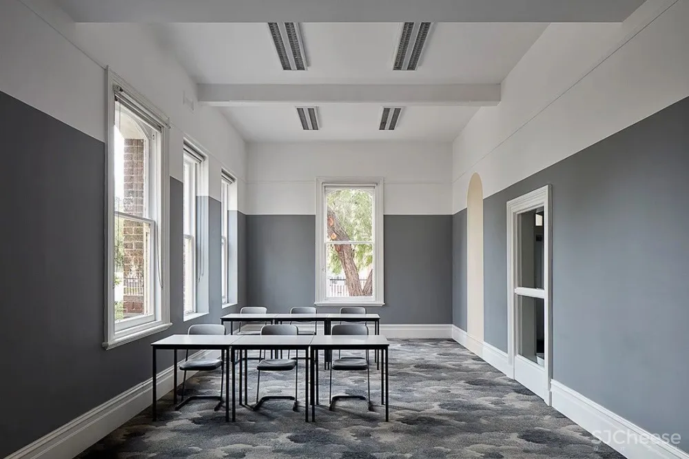 Christopher Elliott 新作 低调内敛的现代优雅