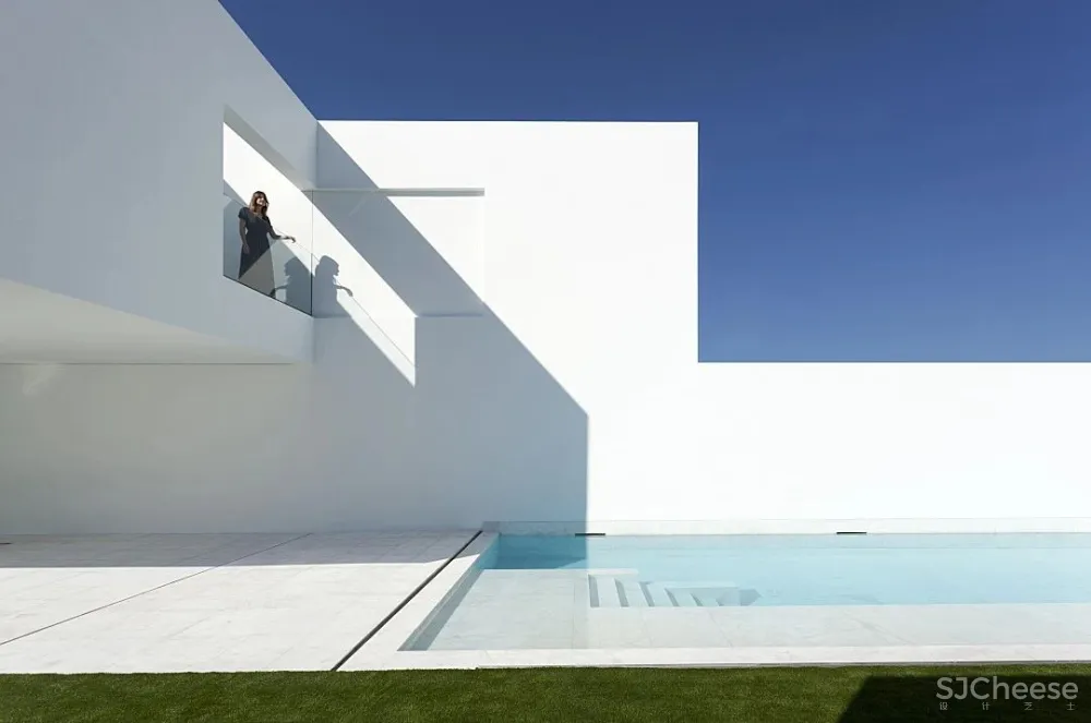 Fran Silvestre :遇见光,才知道白色极简有多美!