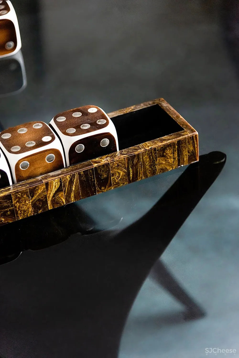 绿地海珀•外滩样板房健康科技赋能品质精装