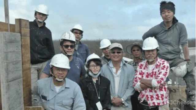 乡下大妈请日本人造房,修了6年,一扇窗都没有