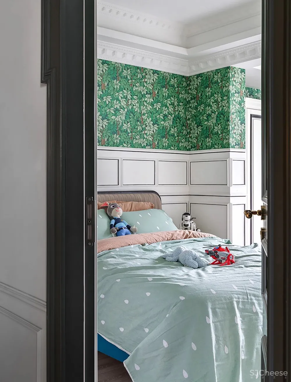 300m²红配绿的大胆设计,极尽“花俏”本事!网友直呼:美到不真实!