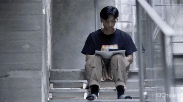 乡下大妈请日本人造房,修了6年,一扇窗都没有