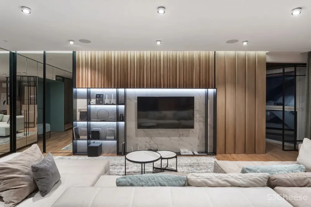 入户就装镜面柜,让家看起来大一倍!