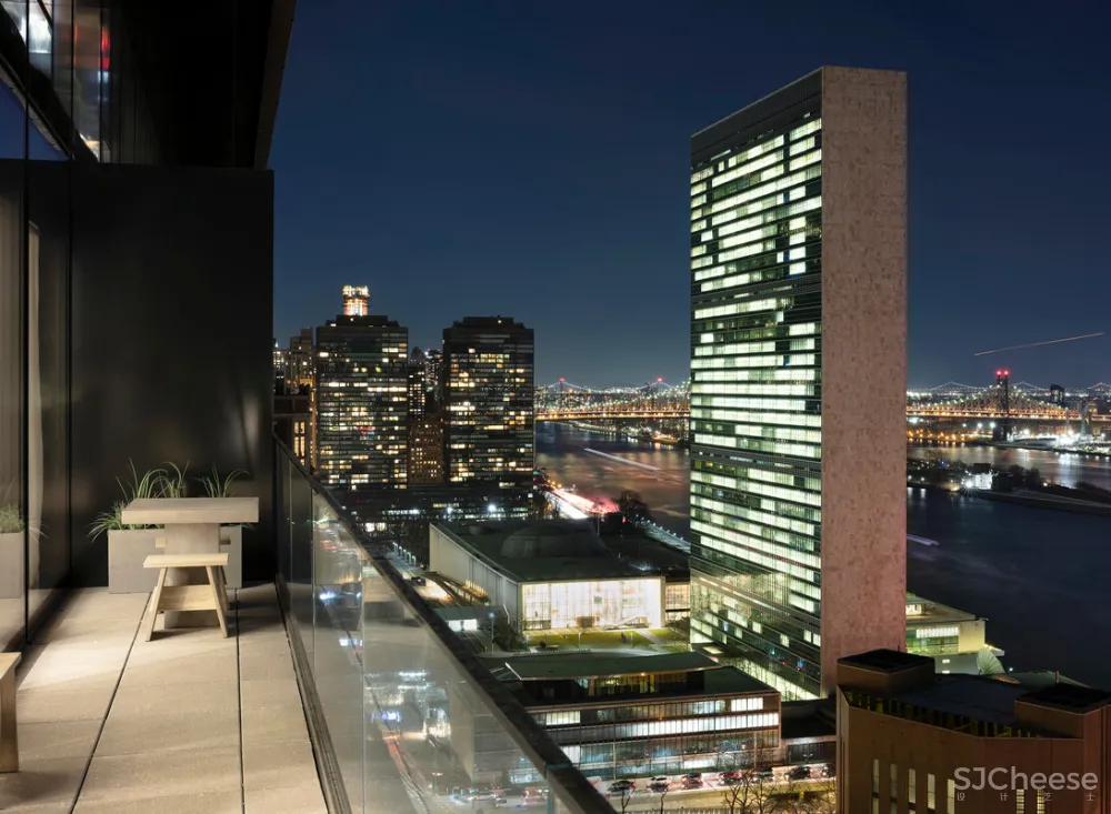 Richard Meier 设计的公寓楼,极简主义精装够低调、也够奢华!