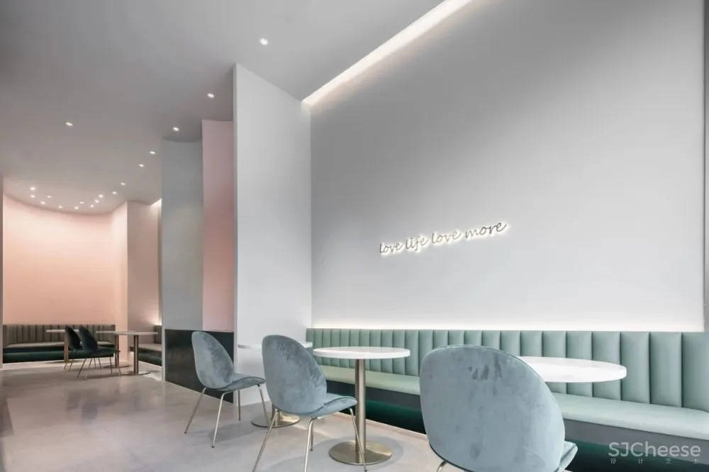 无锡LOVEMORE 咖啡花艺集合店