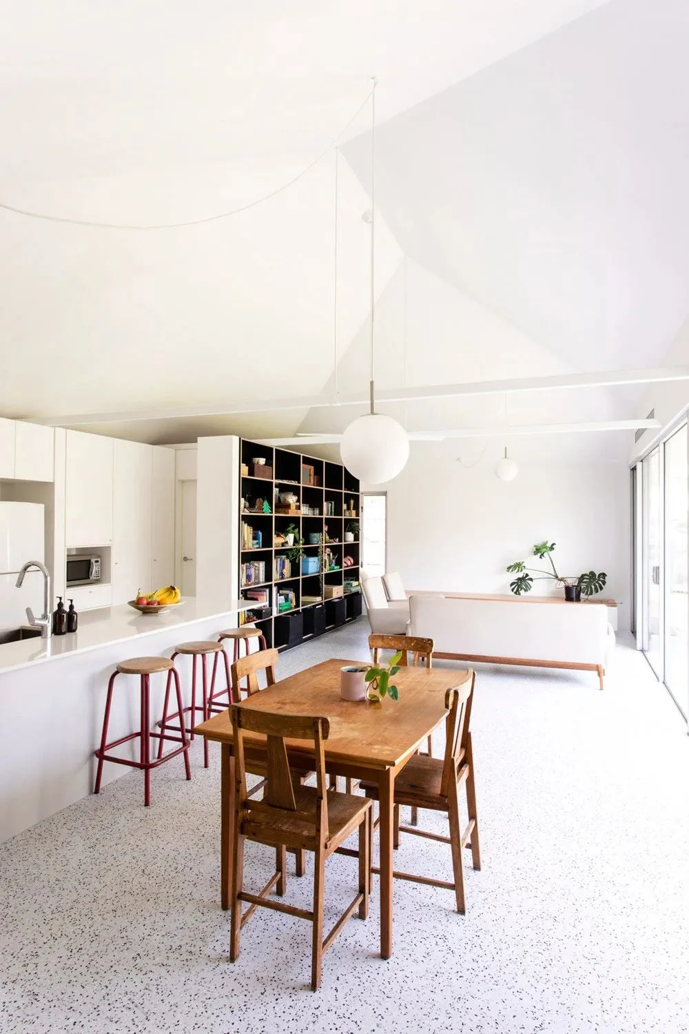 Tie House by Jos Tan Architects