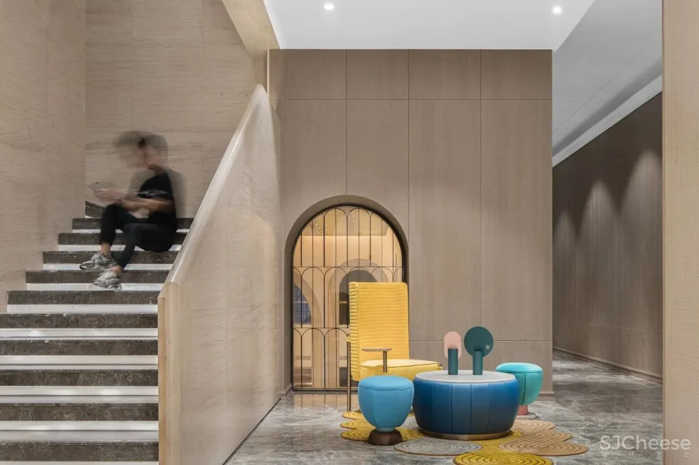 当代摩登气质的售楼中心设计,美的直入人心!