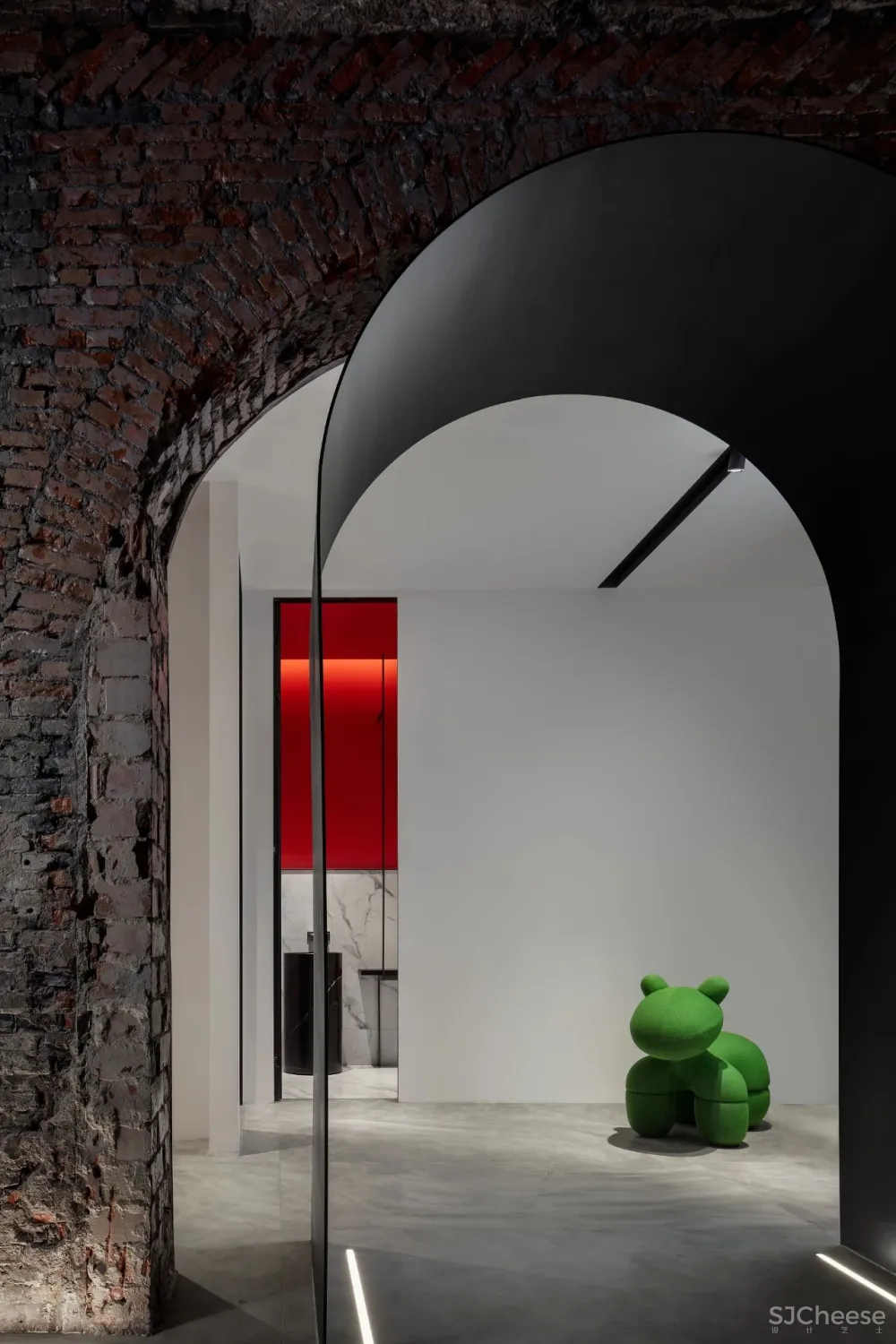 【2019年鉴榜办公作品】FW.GID 办公室 曾建龙