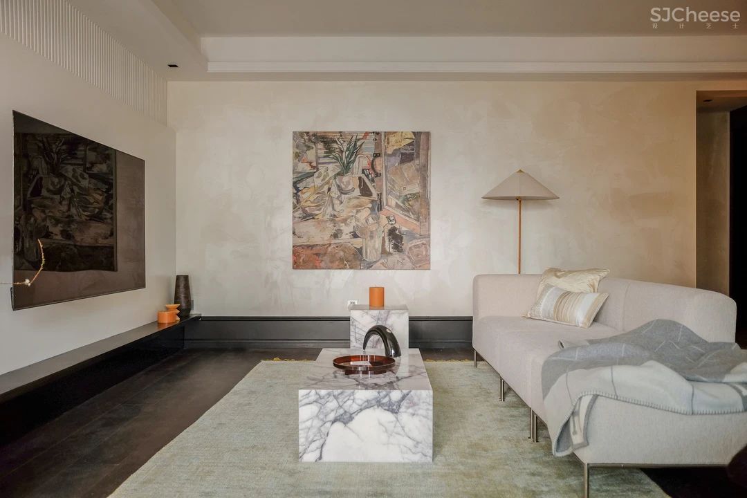 深圳小夫妻花半年时间等待家具漂洋过海，入住这个现代与古典之家