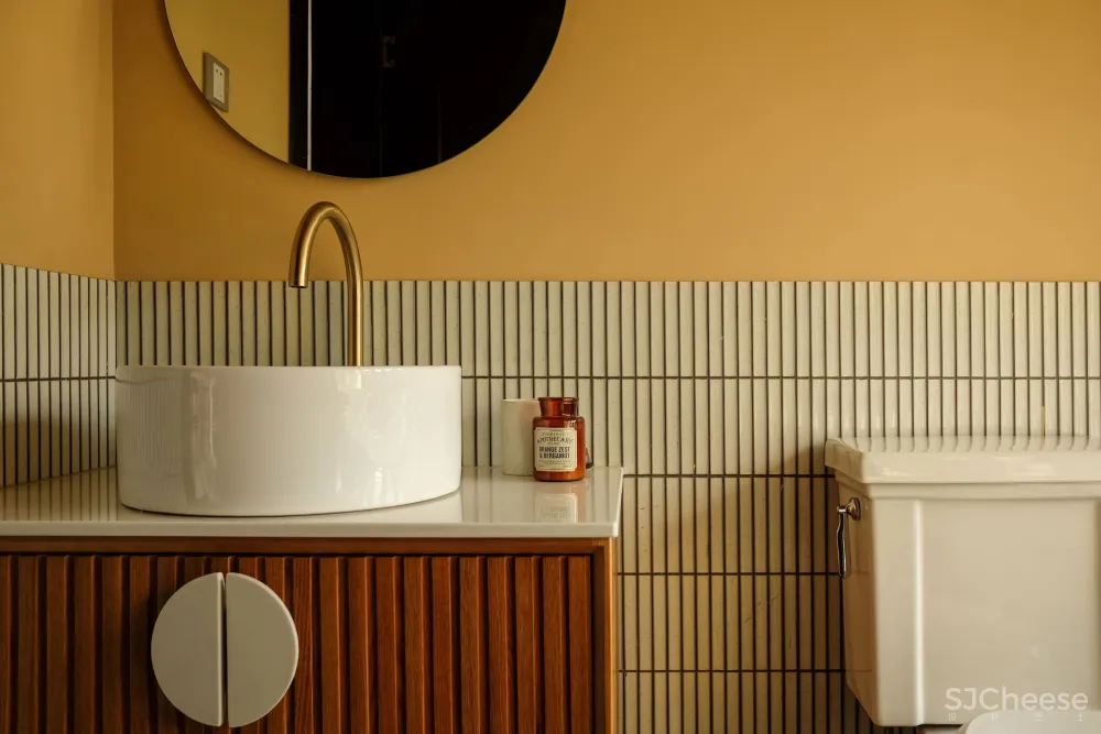 深圳小夫妻花半年时间等待家具漂洋过海，入住这个现代与古典之家