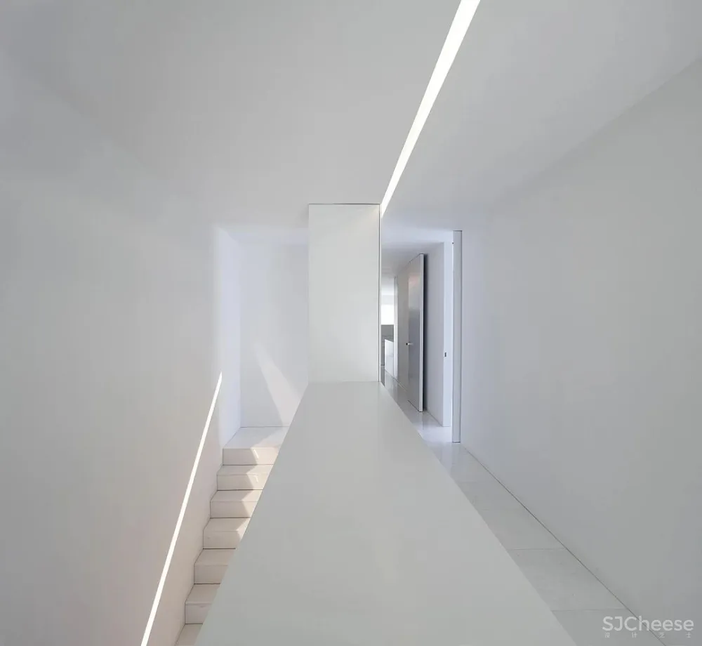 Fran Silvestre :遇见光,才知道白色极简有多美!