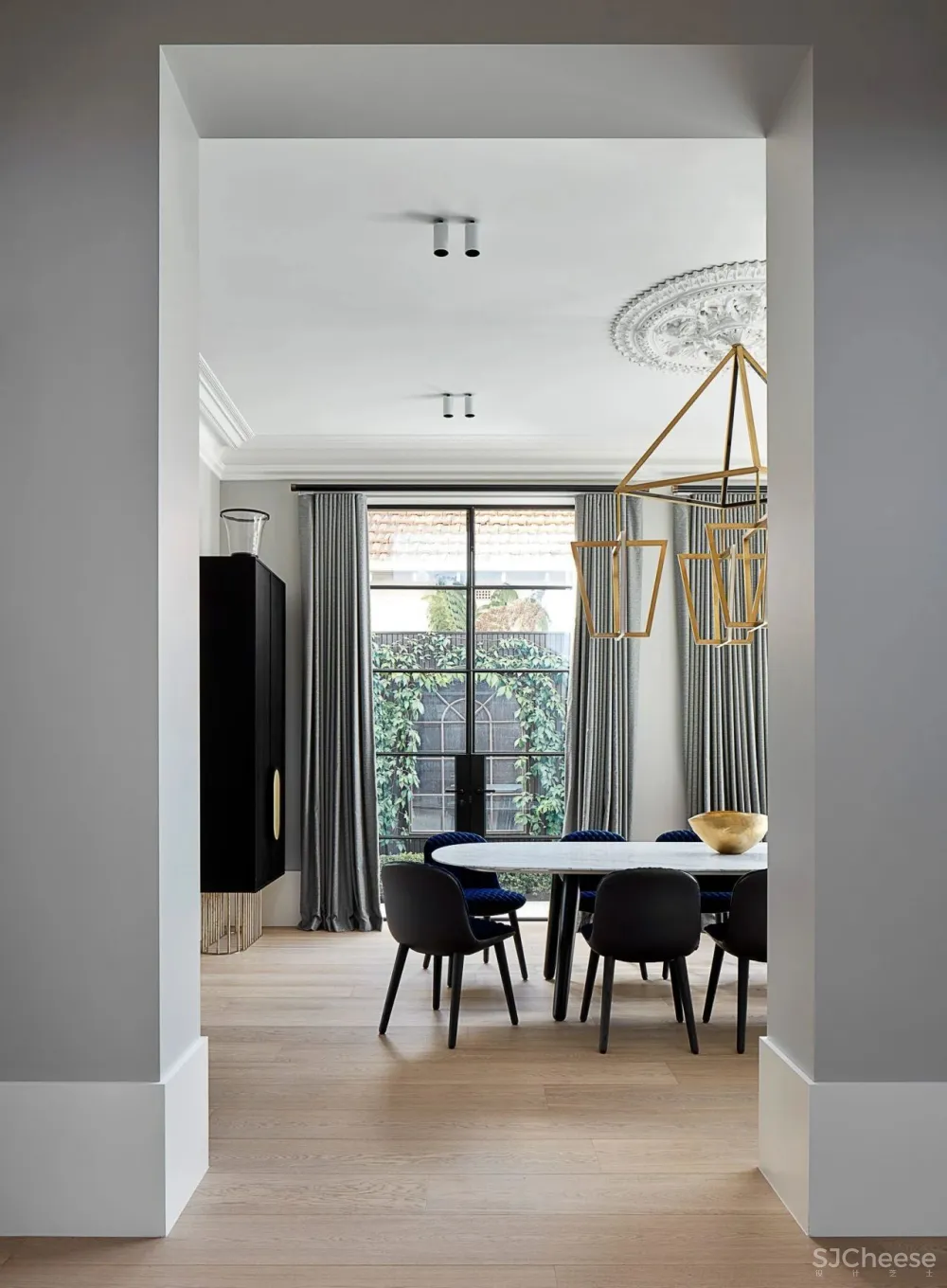 Christopher Elliott 新作 低调内敛的现代优雅