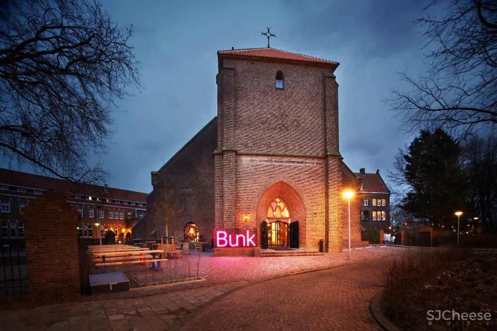 胶囊睡仓、空中客房...这家网红酒店彻底打破了旅馆的传统