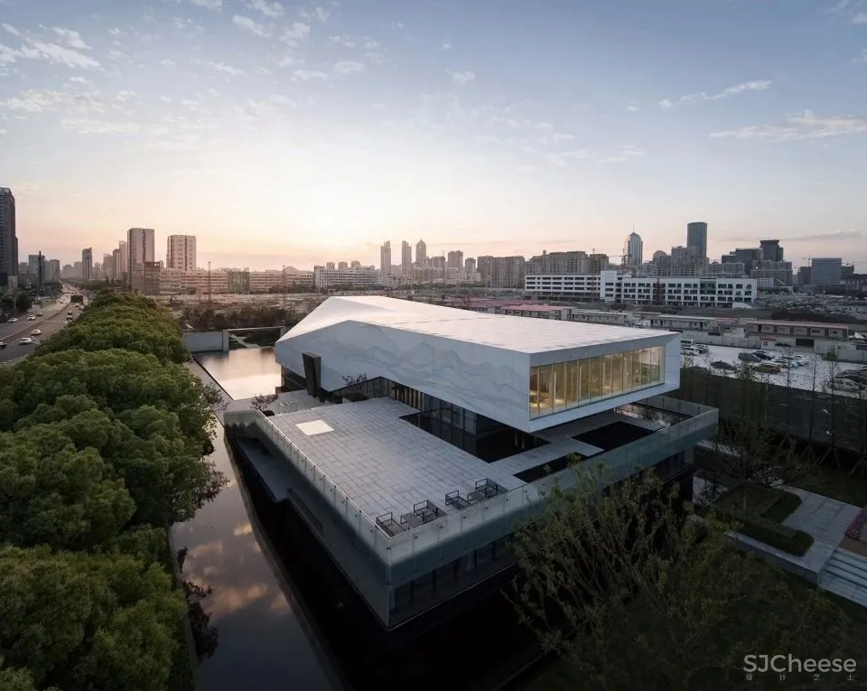 苏州金融商务广场展示中心：建构和隐喻当代太湖石 日清设计