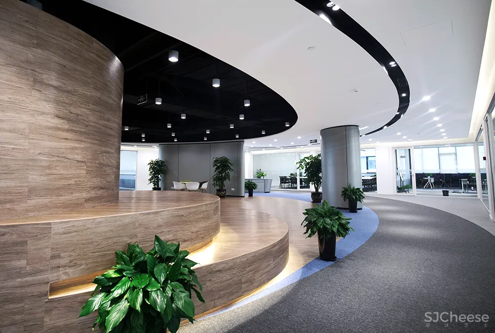 Kostal的办公格调,务实与高效的典范。