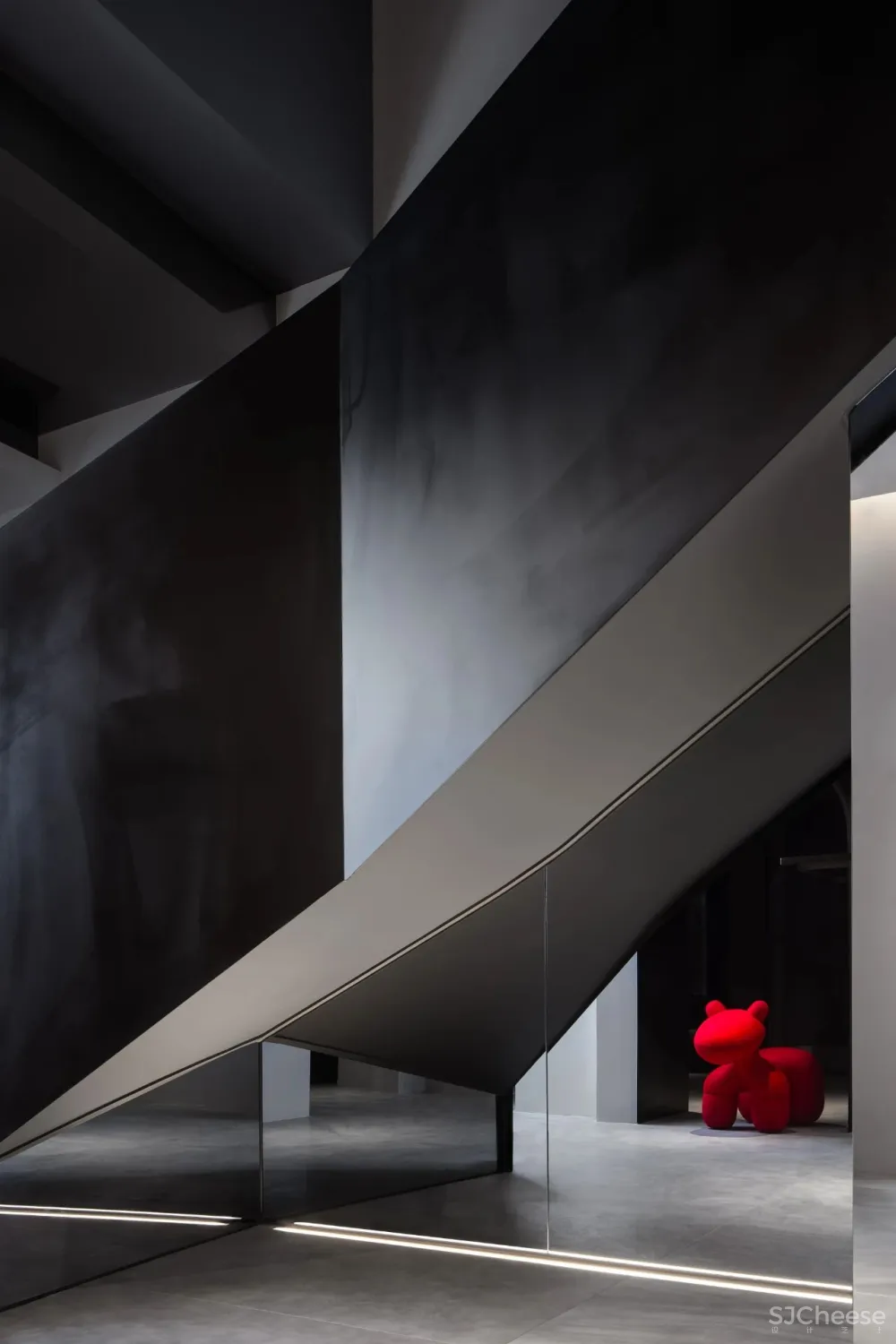 【2019年鉴榜办公作品】FW.GID 办公室 曾建龙