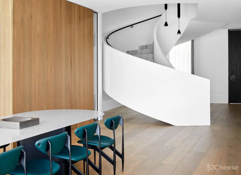 Christopher Elliott 新作 低调内敛的现代优雅