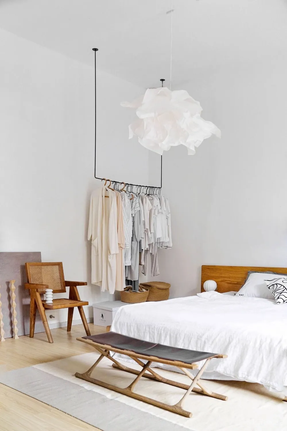 最牛租房族!安徽美女7500块在上海住300㎡,装成精致毛坯房