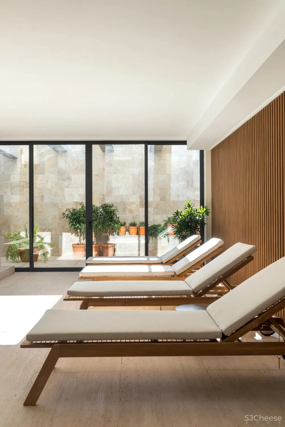 330m²顶奢复式的简约气质,低调而奢华