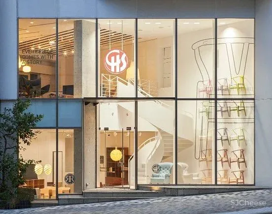 传说级家具品牌掌门人的家:住进装满经典设计的17世纪庄园就像住进时光机