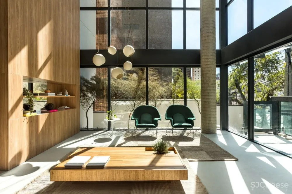 330m²顶奢复式的简约气质,低调而奢华