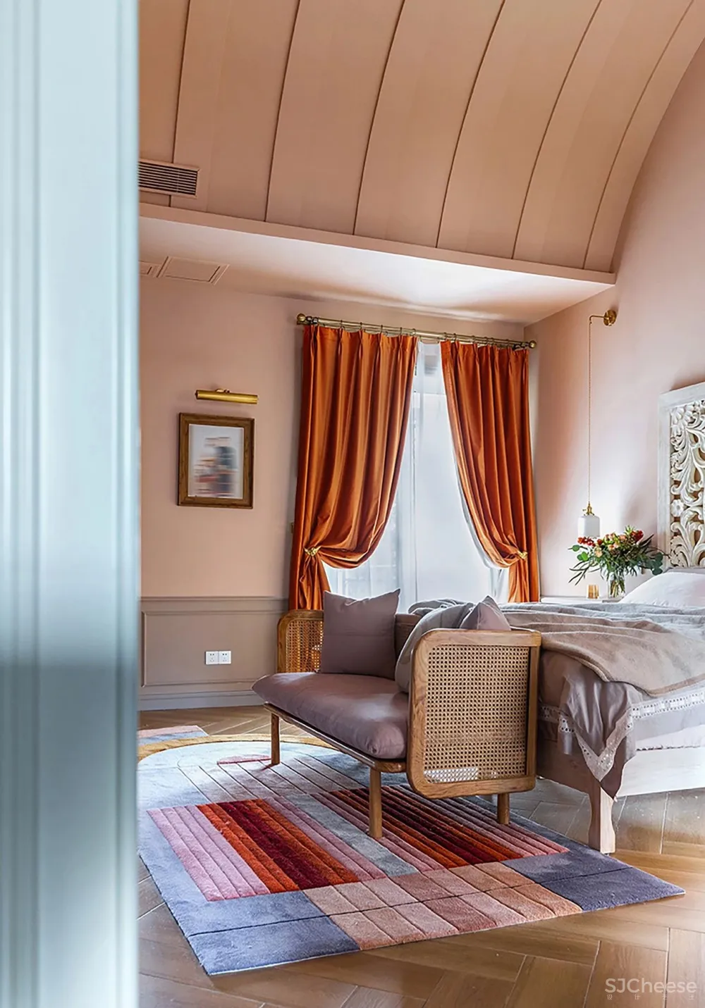 300m²红配绿的大胆设计,极尽“花俏”本事!网友直呼:美到不真实!