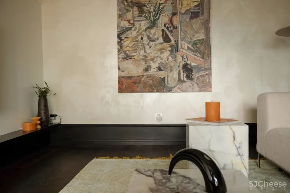 深圳小夫妻花半年时间等待家具漂洋过海，入住这个现代与古典之家