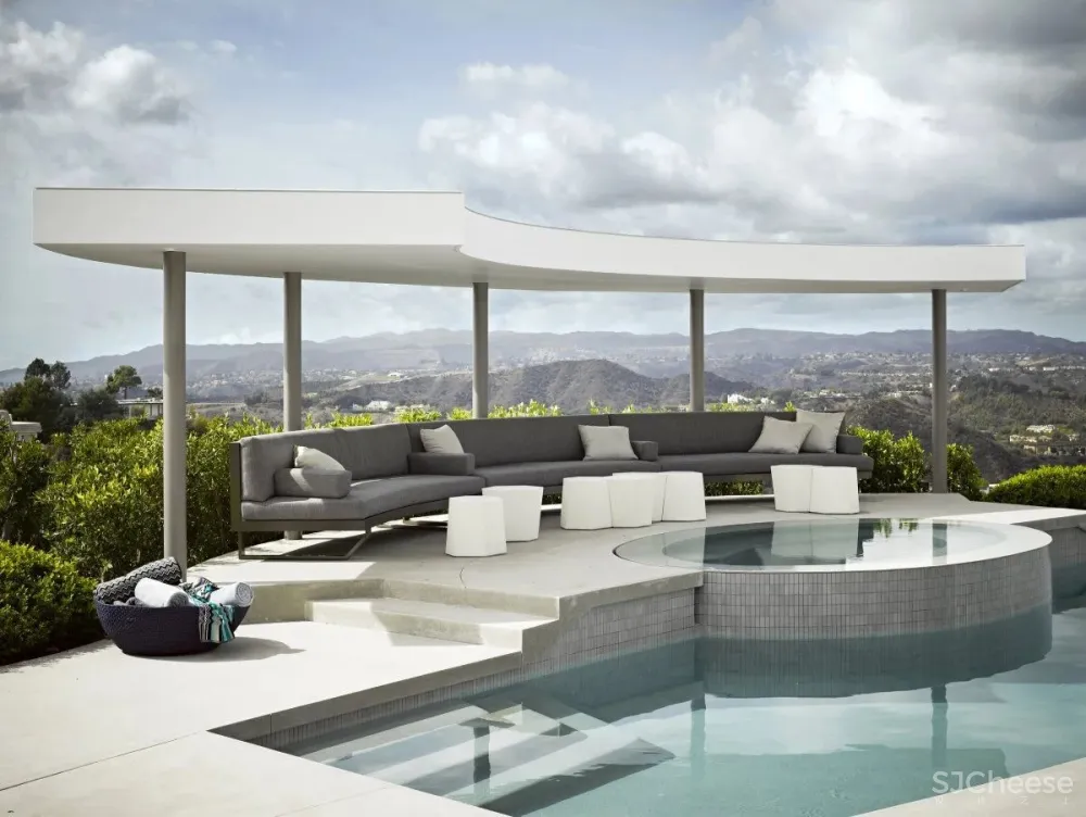 【搭-配】来自Beverly Hills Estate的开放性住宅 Jamie Bush