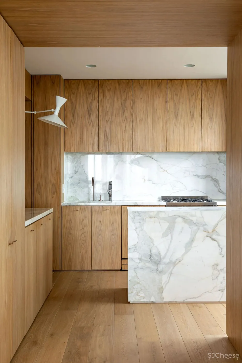 APARTAMENTO LEBLON IN RIO DE JANEIRO BY FELIPE HESS.