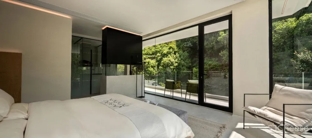 杉树林里的极美民宿