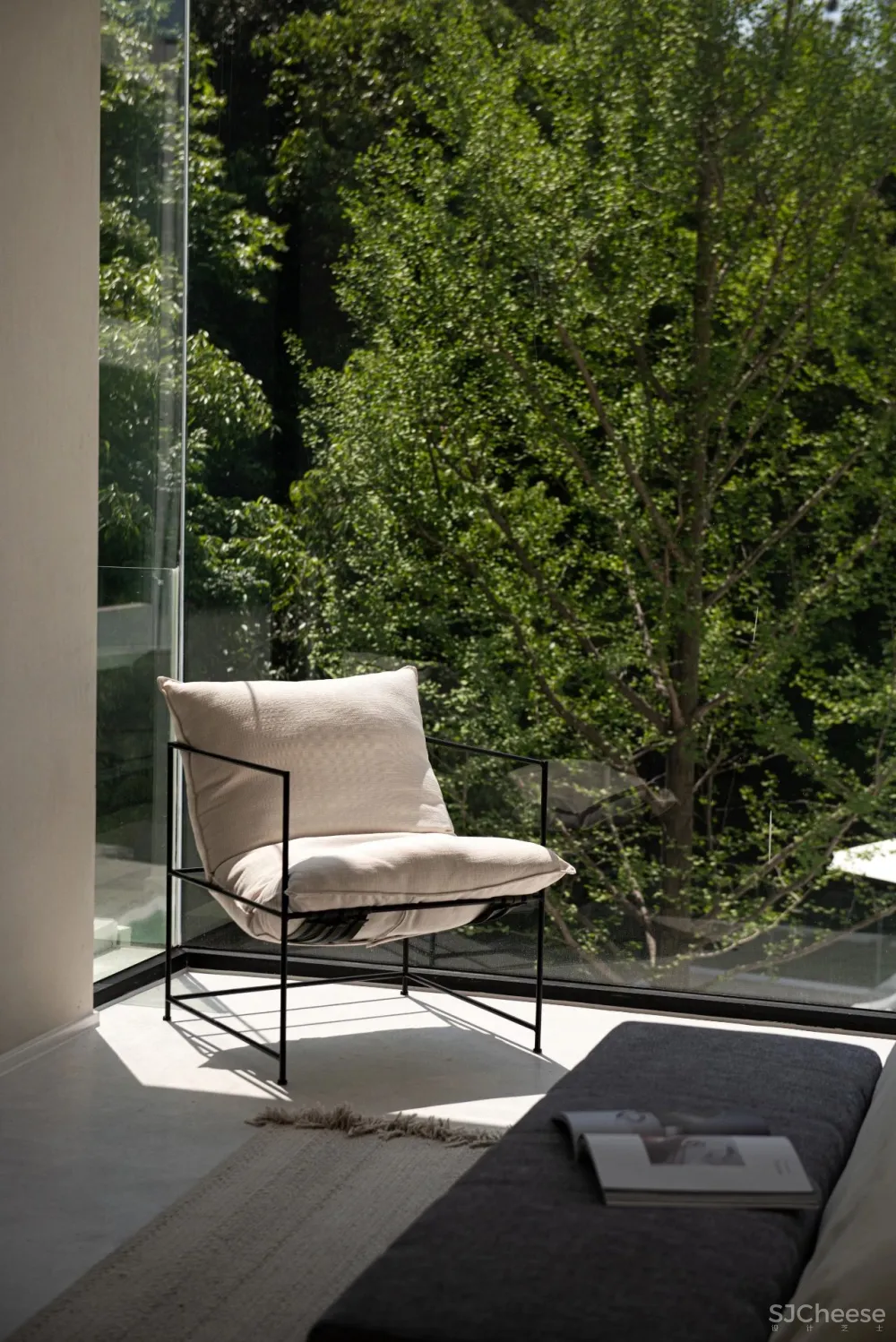 杉树林里的极美民宿