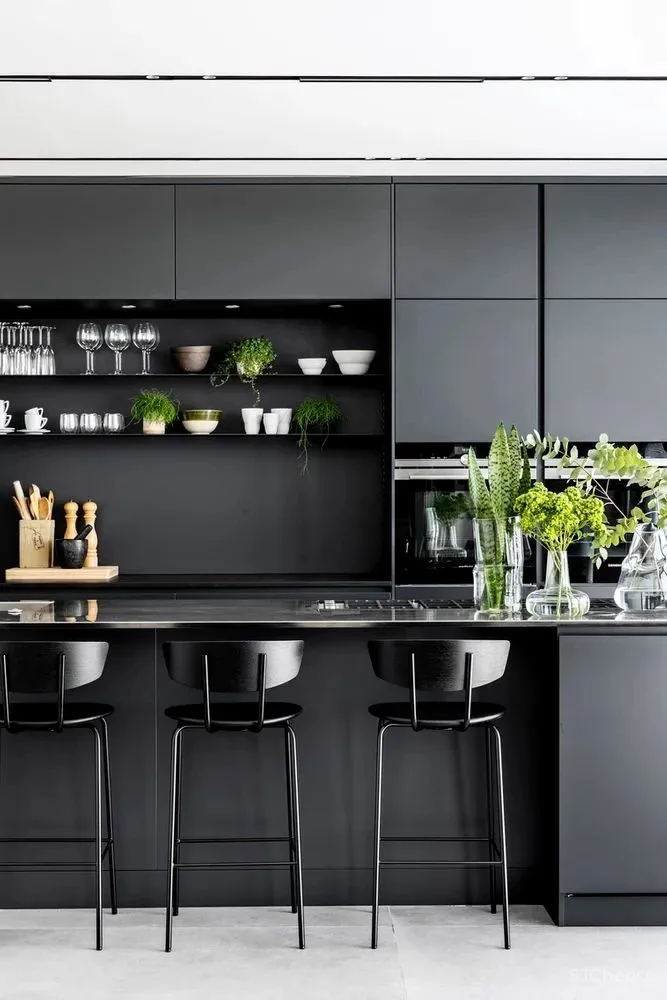 经典黑白 时尚跳色,玩出高级感