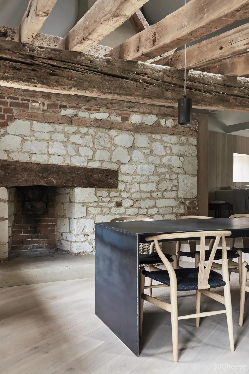 一个百年历史的磨坊，千年历史的遗址：这部电影捕捉了一个永恒的转变