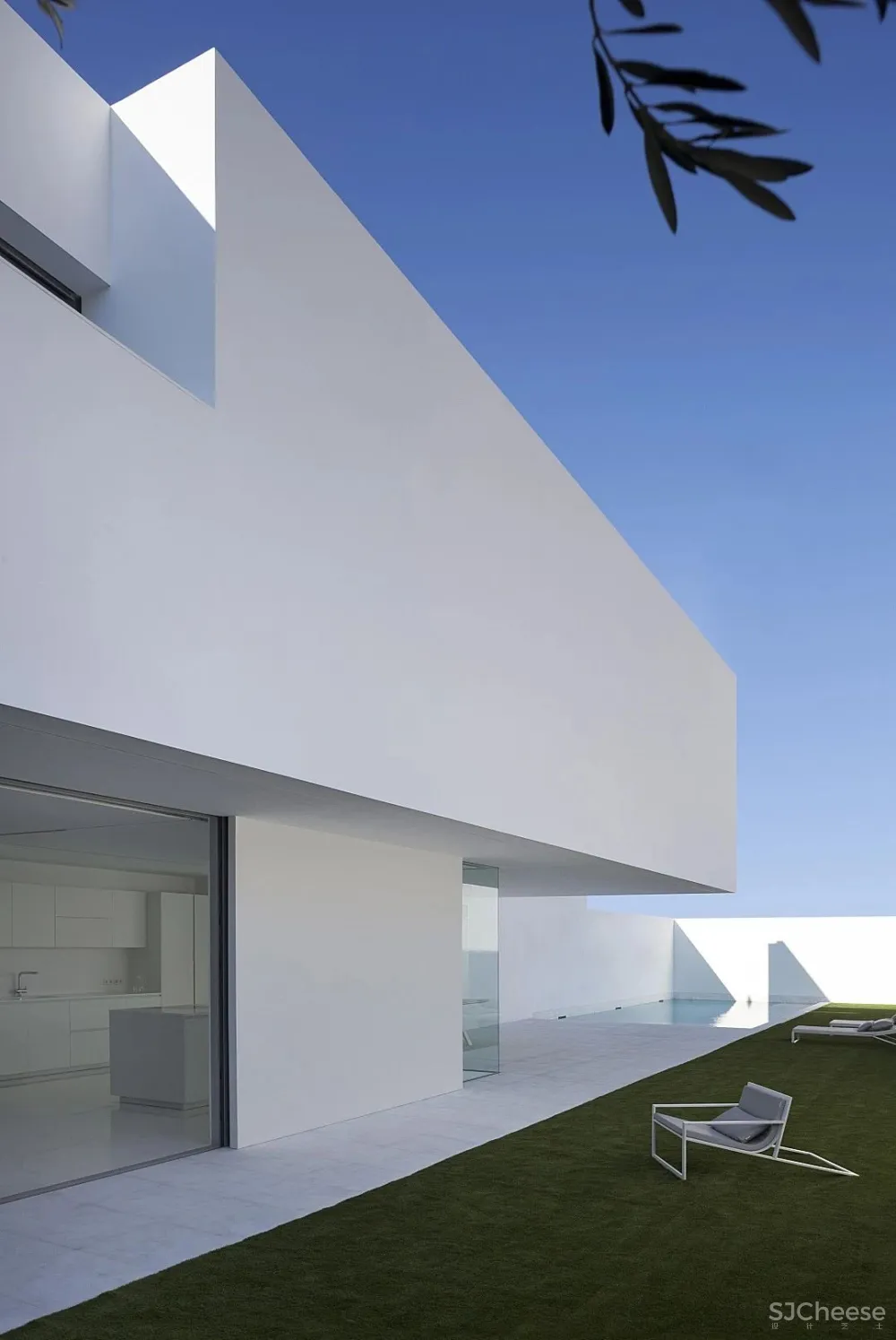 Fran Silvestre :遇见光,才知道白色极简有多美!