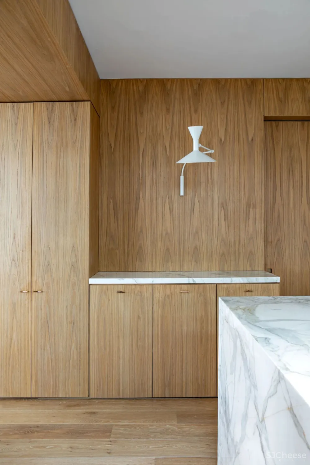 APARTAMENTO LEBLON IN RIO DE JANEIRO BY FELIPE HESS.