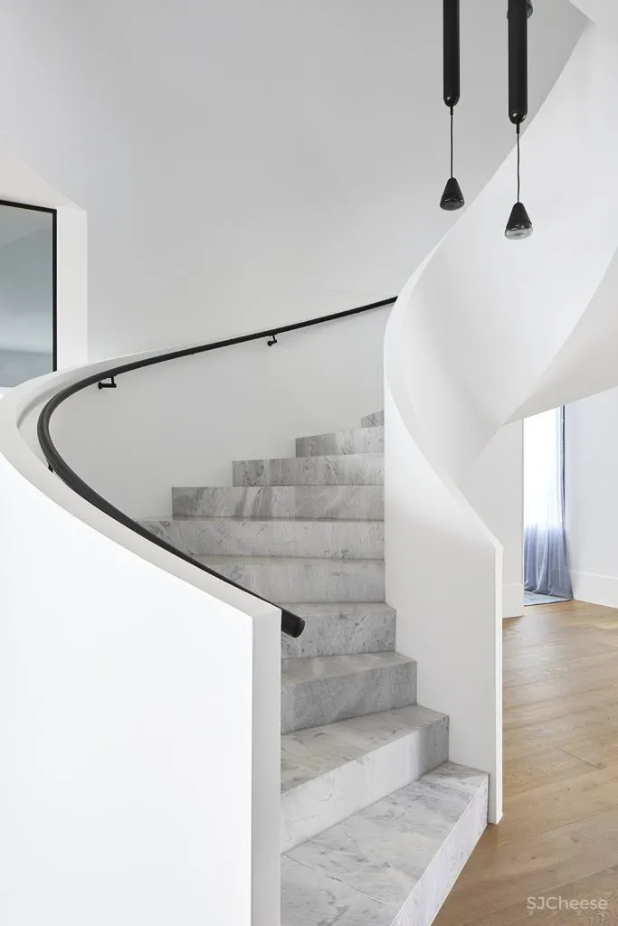 Christopher Elliott 新作 低调内敛的现代优雅