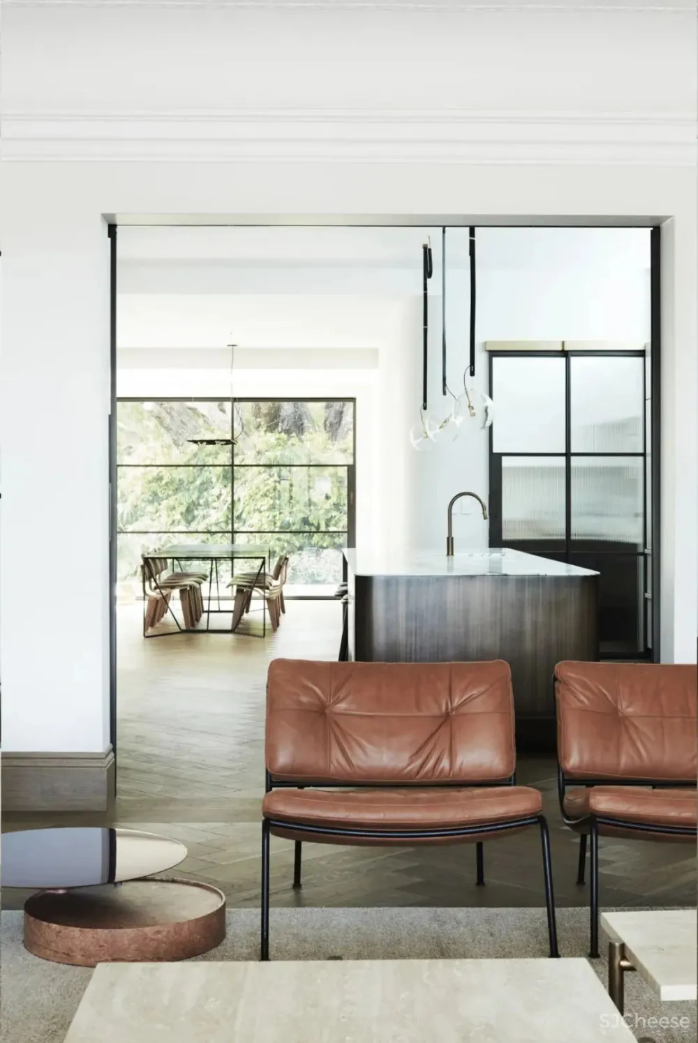 优雅“中性色”山顶别墅,低调却有品位!