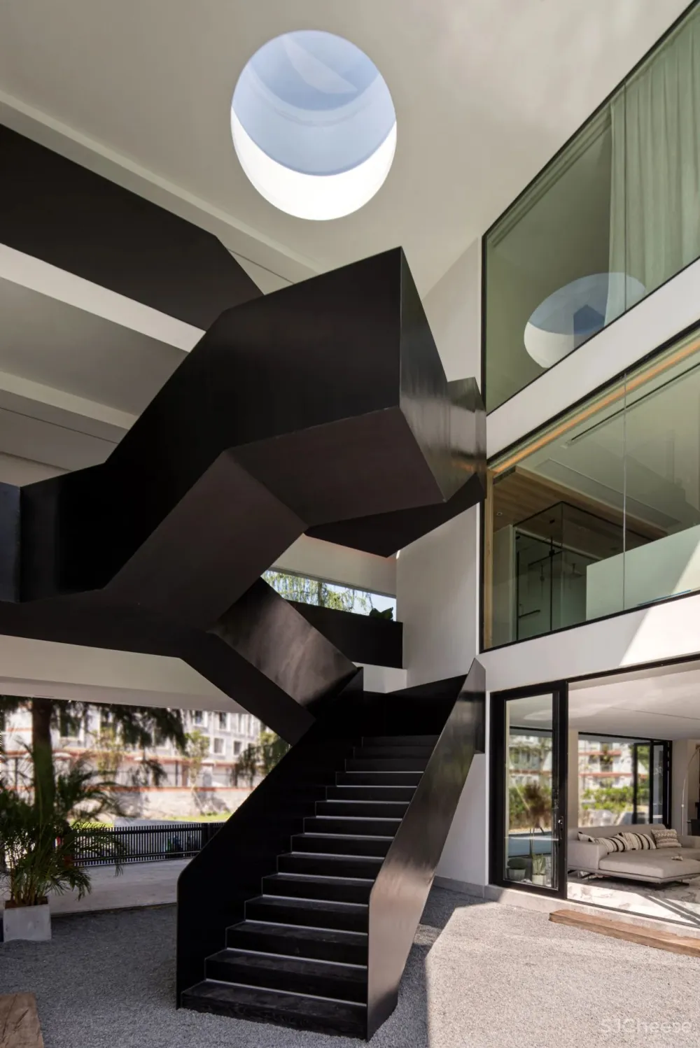 杉树林里的极美民宿