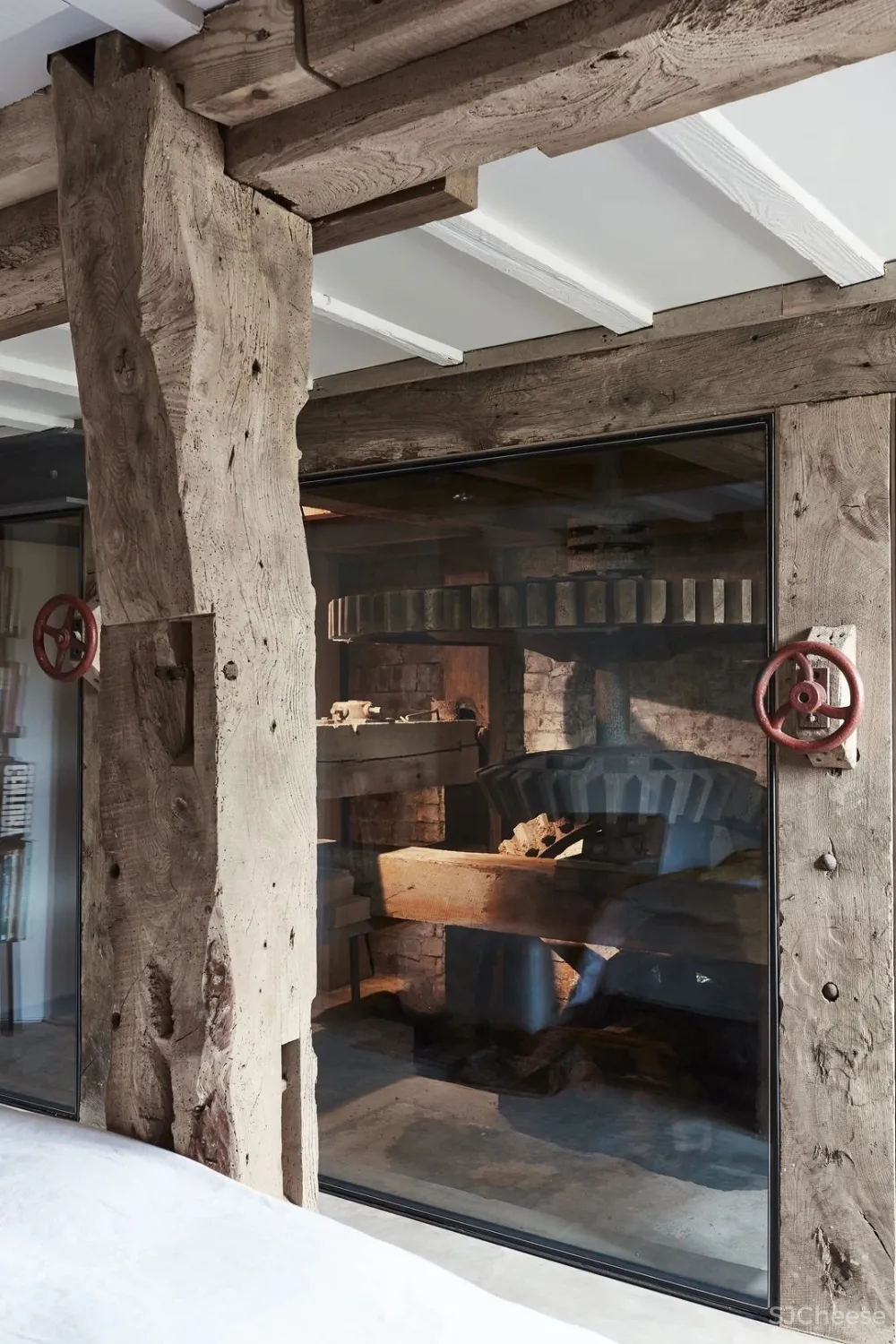 一个百年历史的磨坊，千年历史的遗址：这部电影捕捉了一个永恒的转变