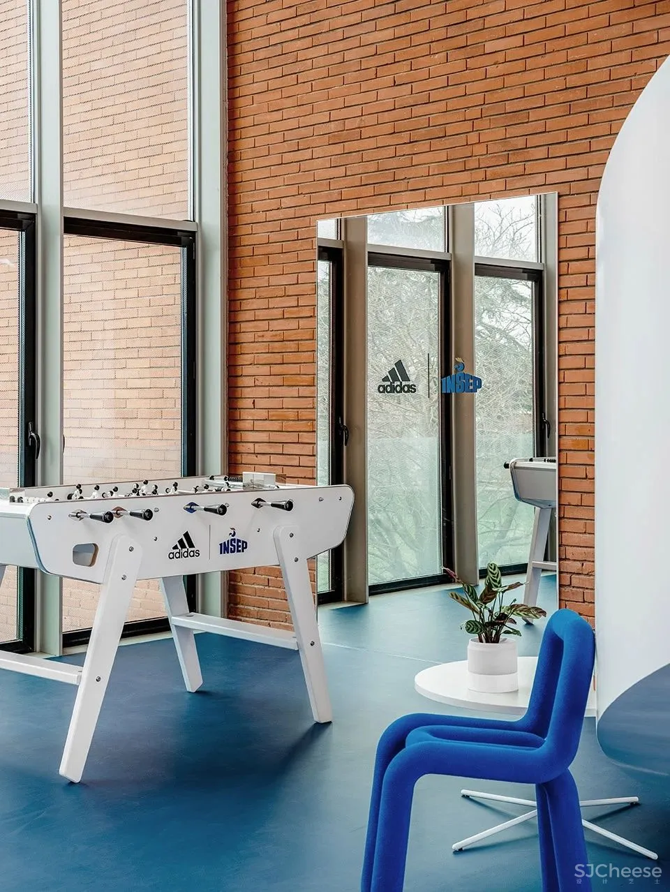 阿迪达斯X法国国家体育学院公共空间改造 Ubalt Architectes Ubi Bene